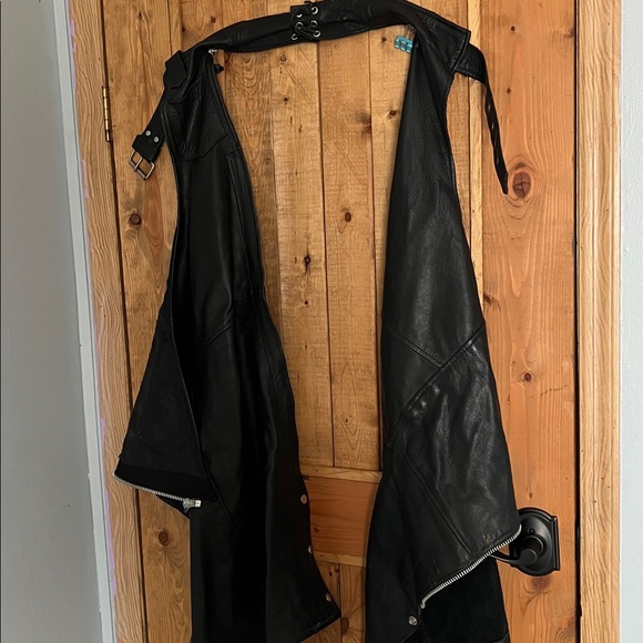 Women’s leather chaps. No brand name. From leather boutique. - Picture 4 of 10